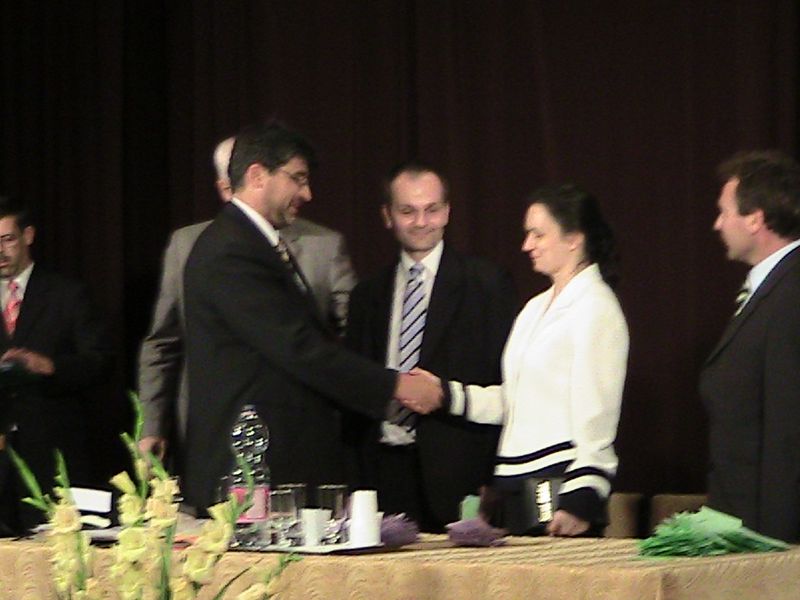 Az újonnan megválasztott tisztviselők